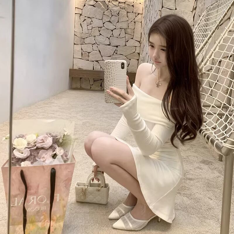 【dress】オフショルダーフレアワンピース Q7926