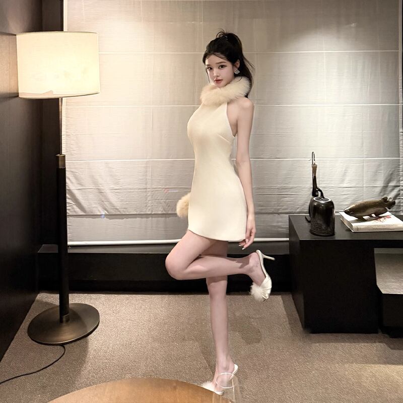 【dress】ファー付きホルターネックワンピース Q7636