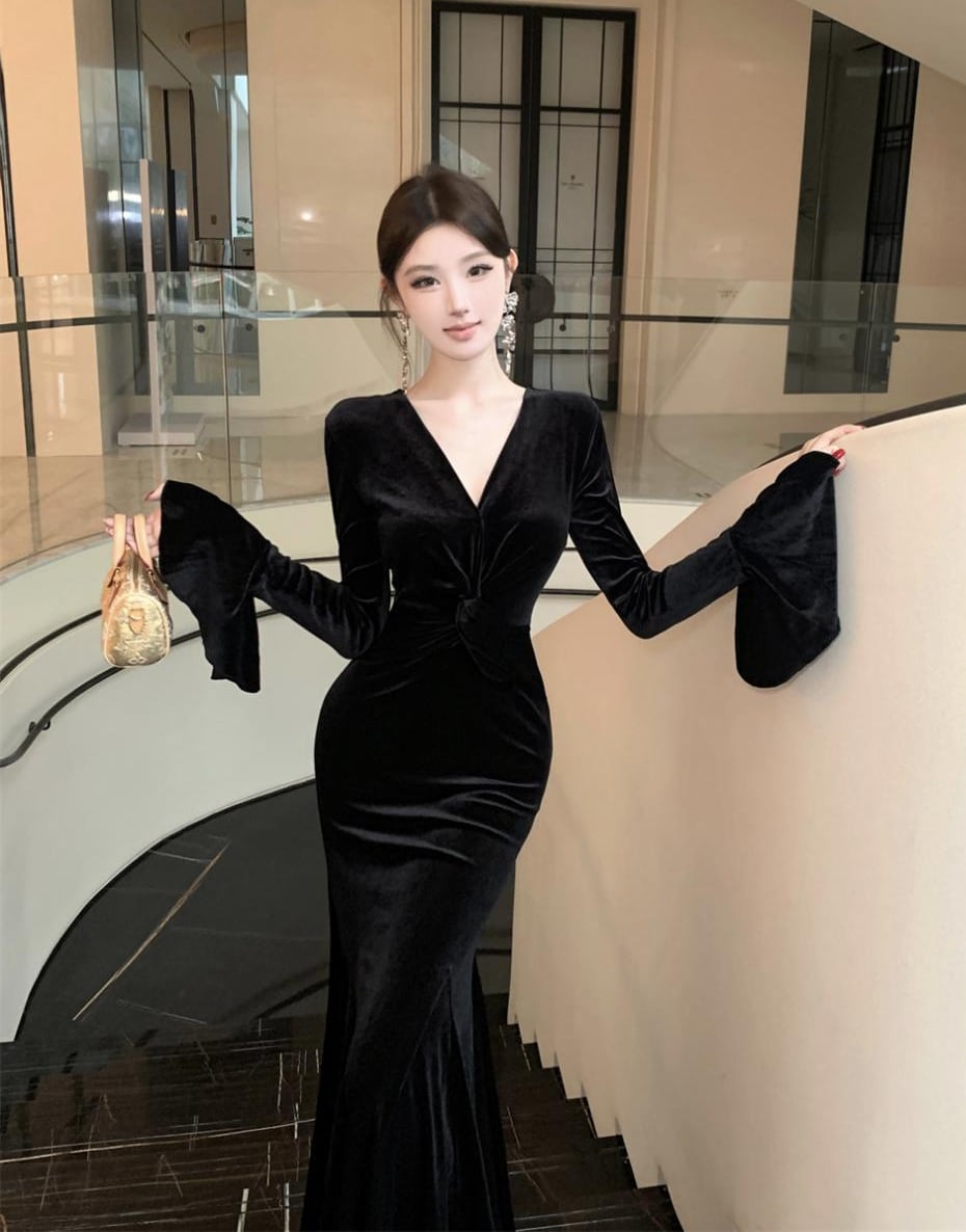 【dress】Vネックベルベットワンピース Q7423