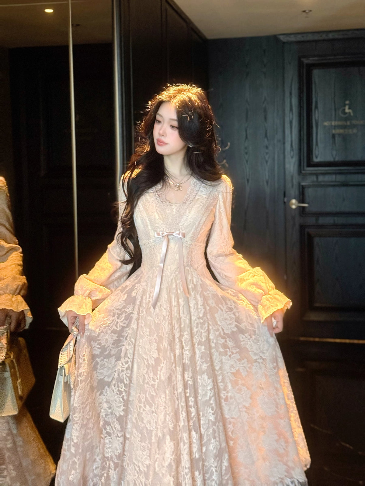 【dress】Vネックロングレースワンピース Q7563