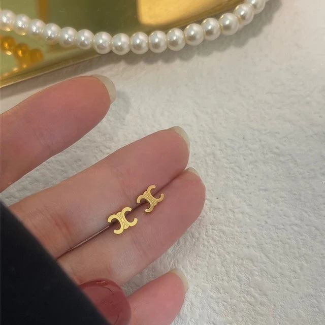 【小物】英字柄ピアスアクセサリーG21602