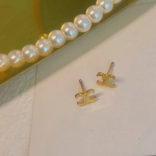 【小物】英字柄ピアスアクセサリーG21602