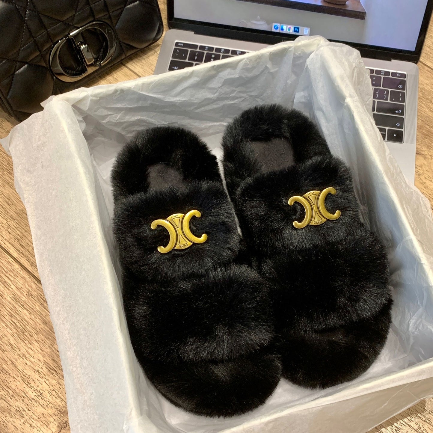 【shoes】ふわふわファースリッパF8381