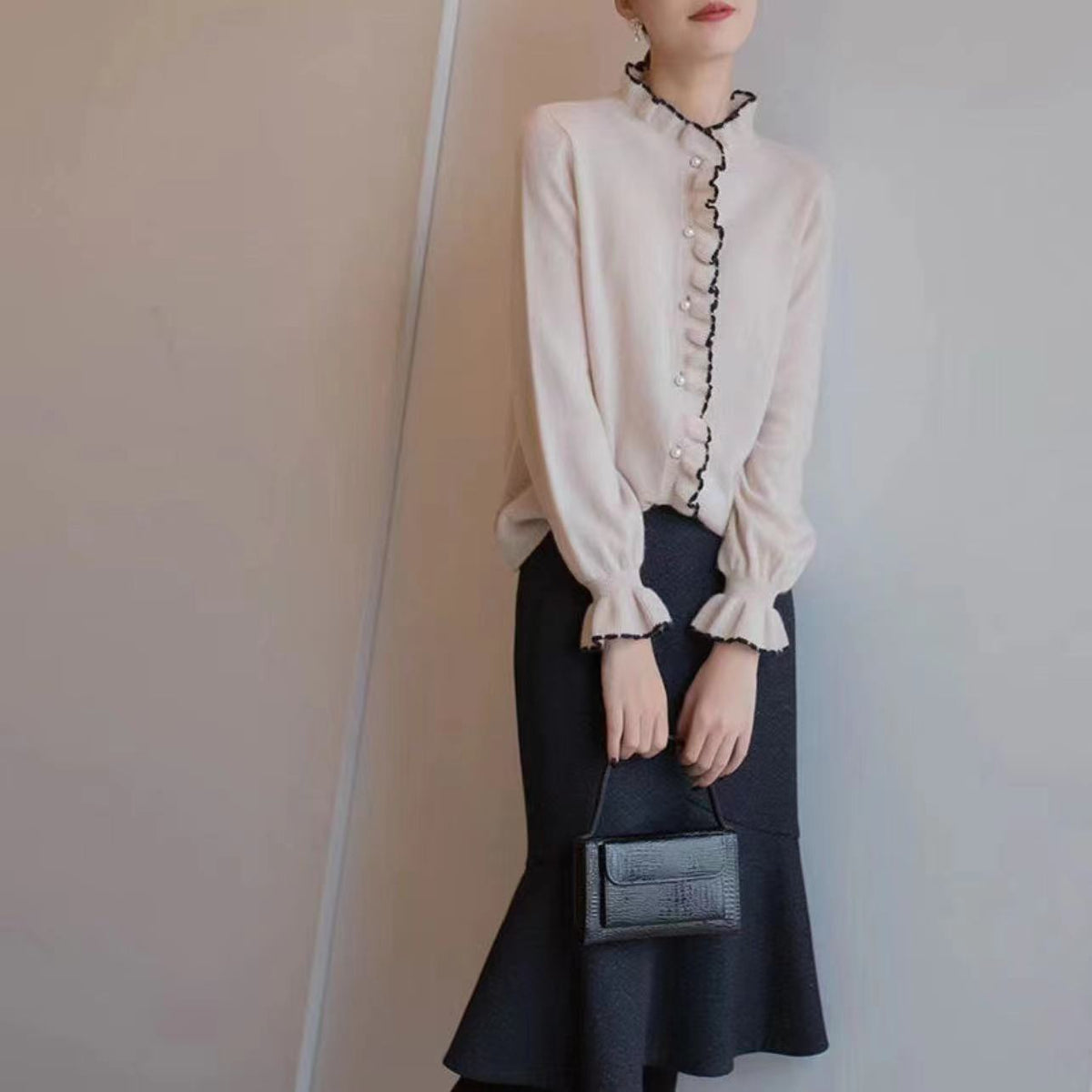 【tops】パールフリルニットトップス　M19179
