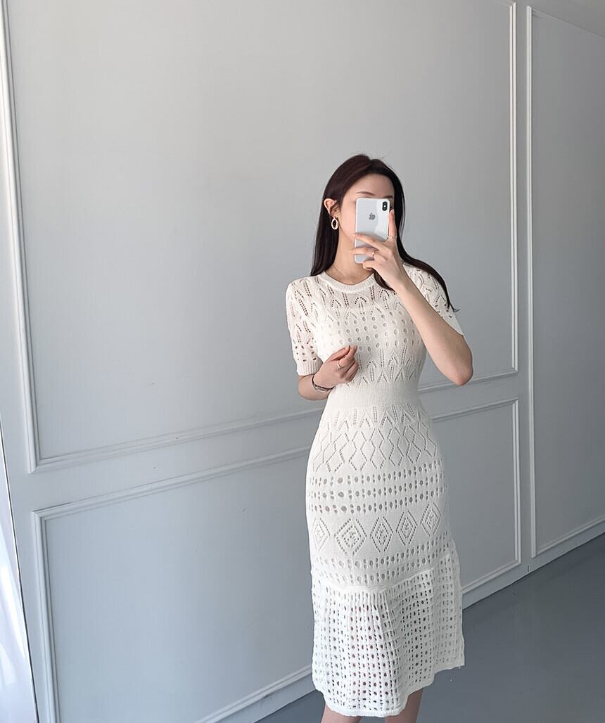 【dress】知的で品の良い?ラウンドネック無地透かし彫りニットワンピースインナー付きF0045