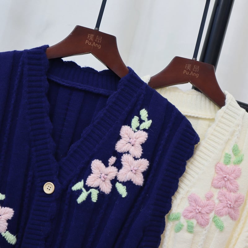 【tops】刺繍ニットベスト　M25390