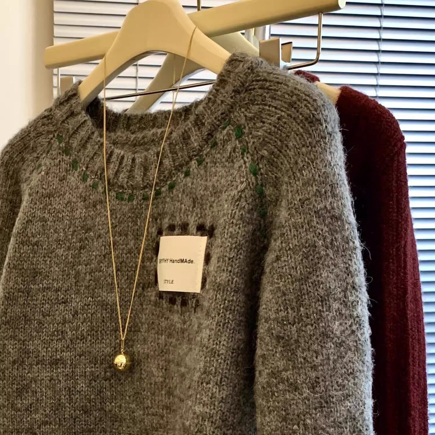 【tops】クルーネックニットセーター　M28988