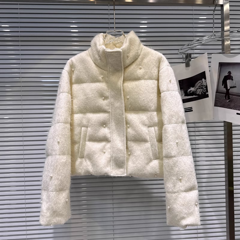 【outer】パール付きハイネック中綿コート Q7332