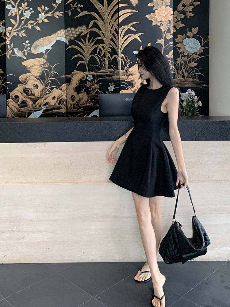 【dress】ノースリーブ美シルエットワンピース　N2662