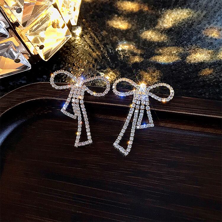 【小物】好感度UP  高級感  スウィートシンプルリボンラインストーンピアスアクセサリー