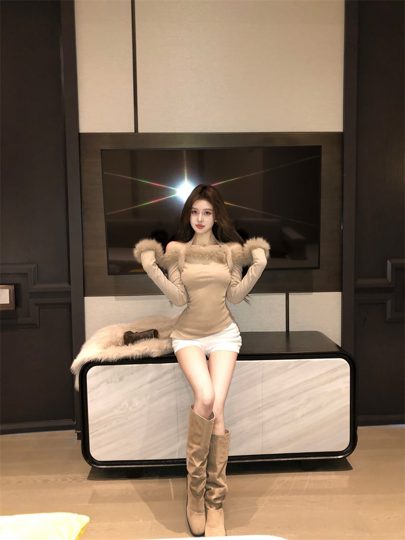 【tops】オフショルダーファートップス　M28538