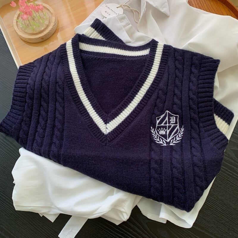 【tops】刺繍ニットベスト　M28338