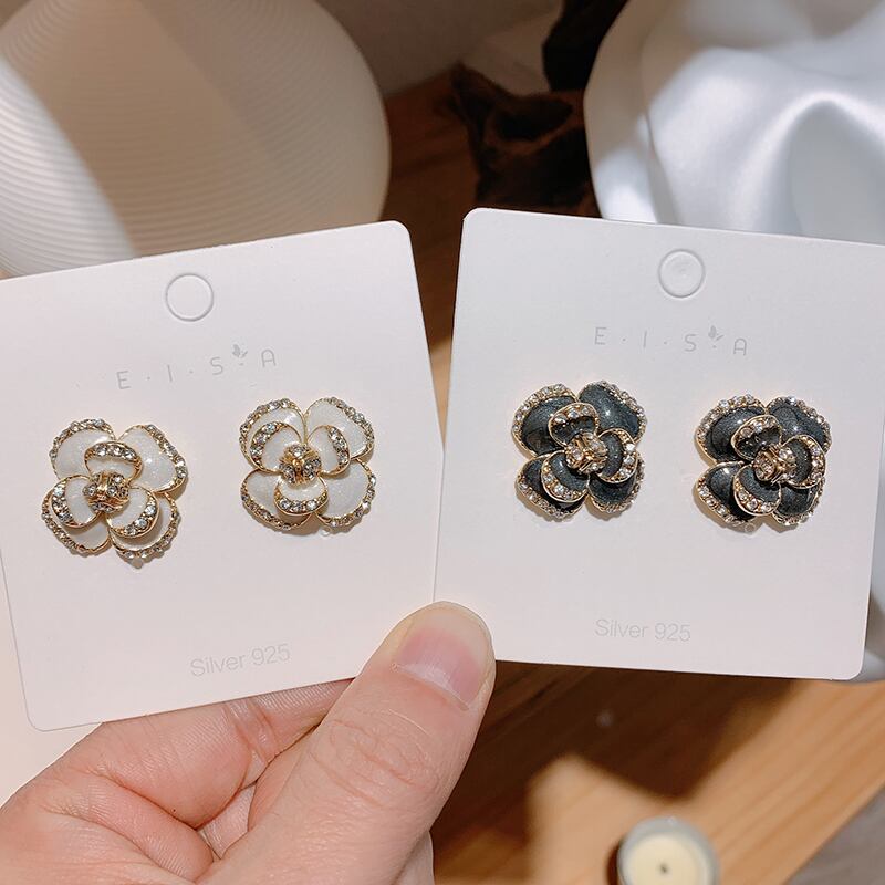 【小物】存在感 chicエレガントオシャレパール花形ピアスアクセサリー