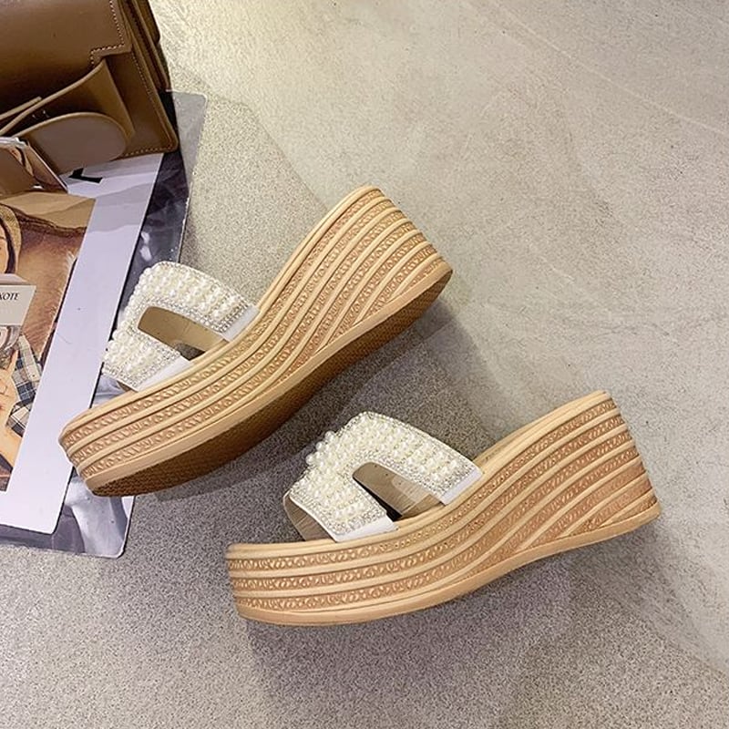 【Shoes】パール付き厚底サンダル Q8432