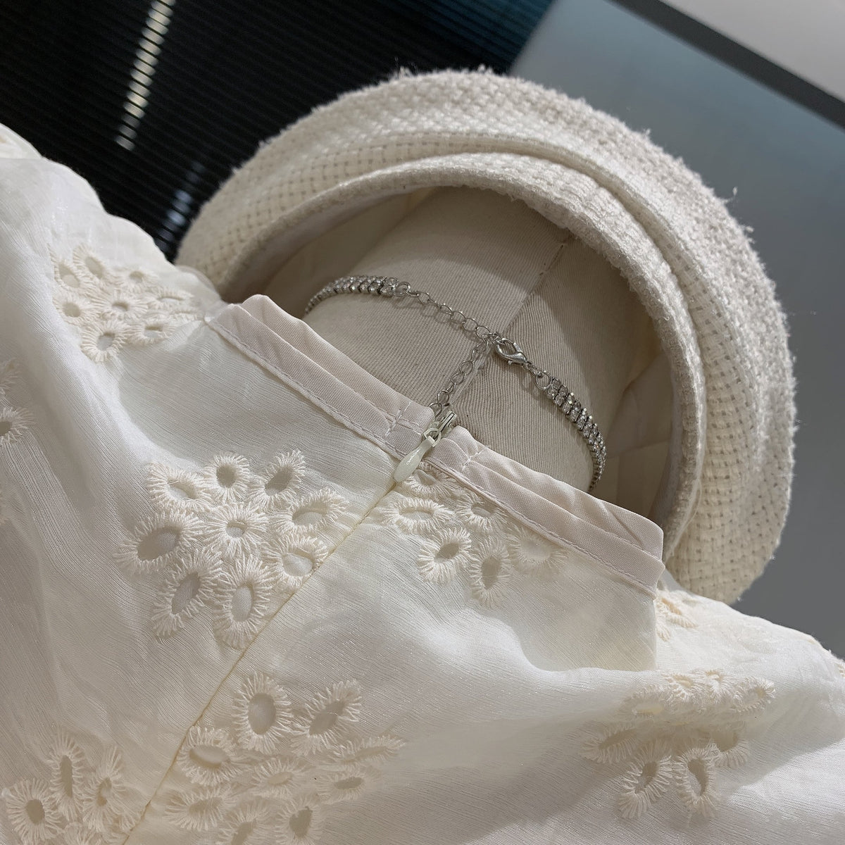 【dress】カットワークワンピース　M24001