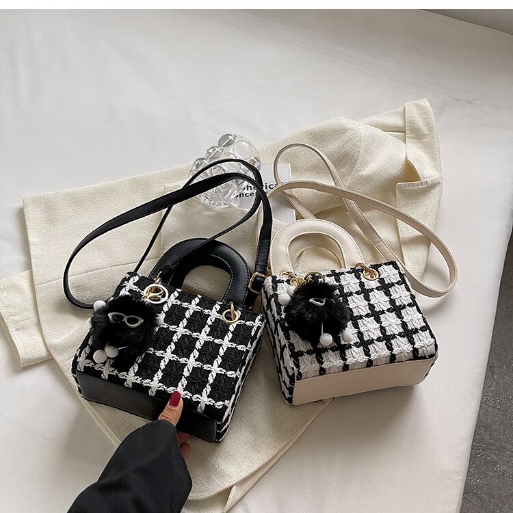 【小物】デザイン高級感 合わせやすいシンプルオシャレ メッセンジャーバッグ G10137