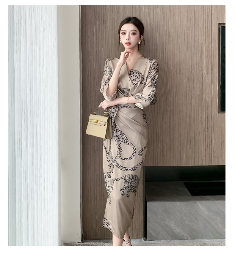 【dress】Vネックプリントワンピース G20669