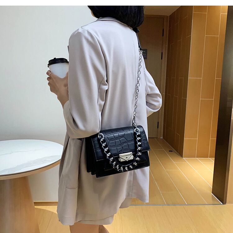 【小物】おしゃれ度高まる　ファッション無地PU肩掛け斜め掛けバッグ6色