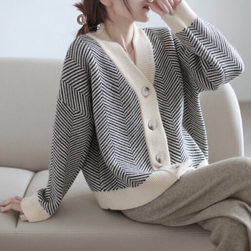 【outer】Vネックニットカーデ　M27225