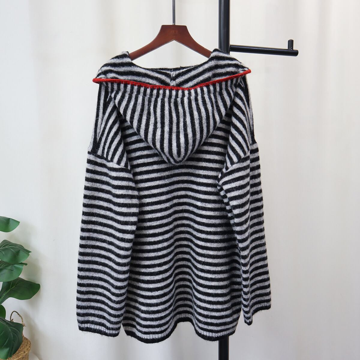 【tops】ボーダー柄ニットセーター　M28398