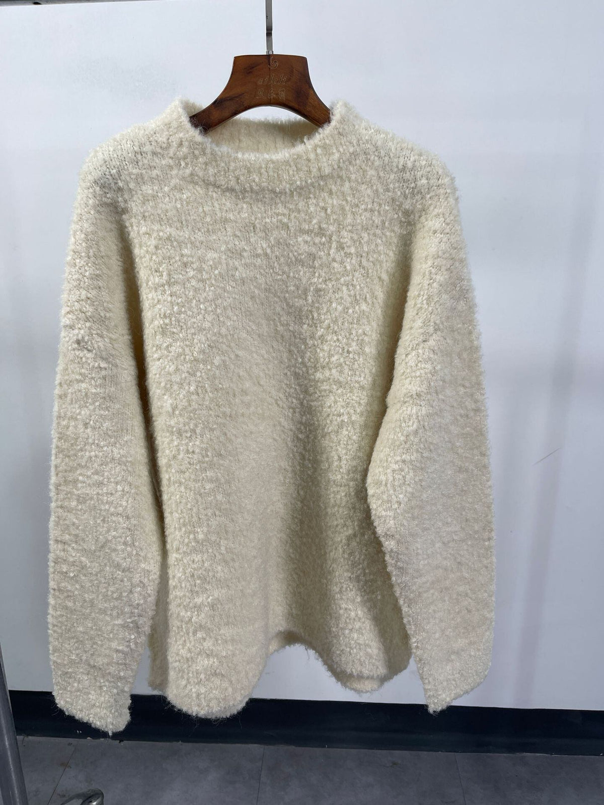 【tops】クルーネックニットセーター　M19090