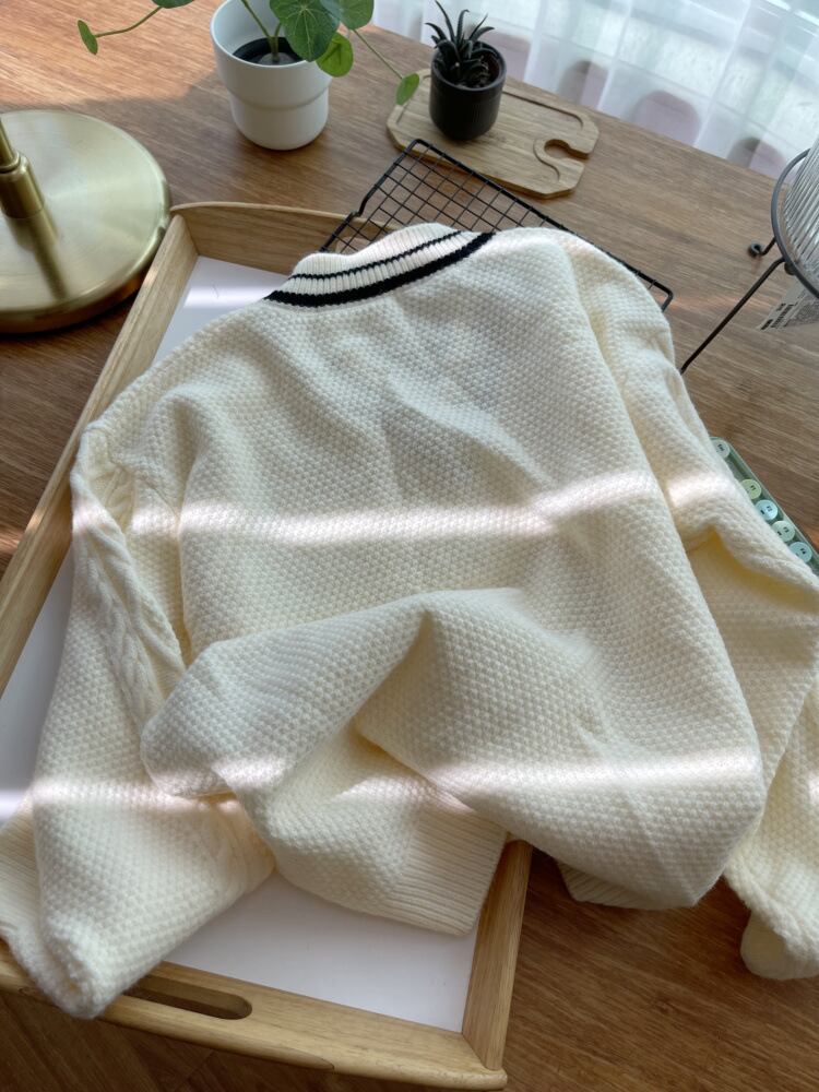 【tops】Vネックニットセーター　M28962