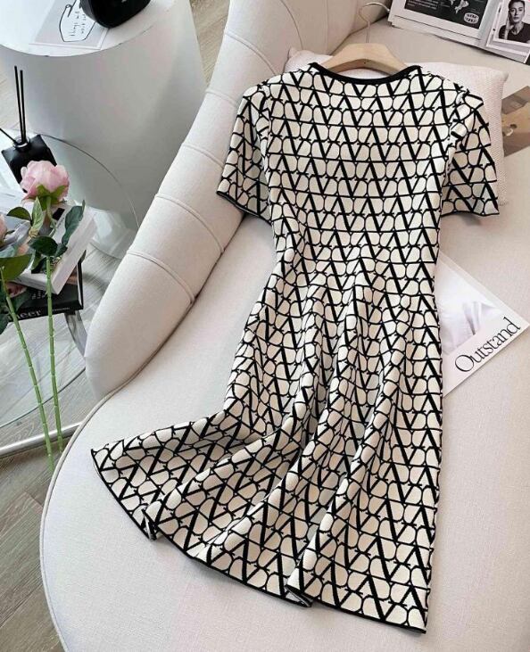 【dress】好感度満載！ラウンドネック半袖プリント配色AラインワンピースF5600