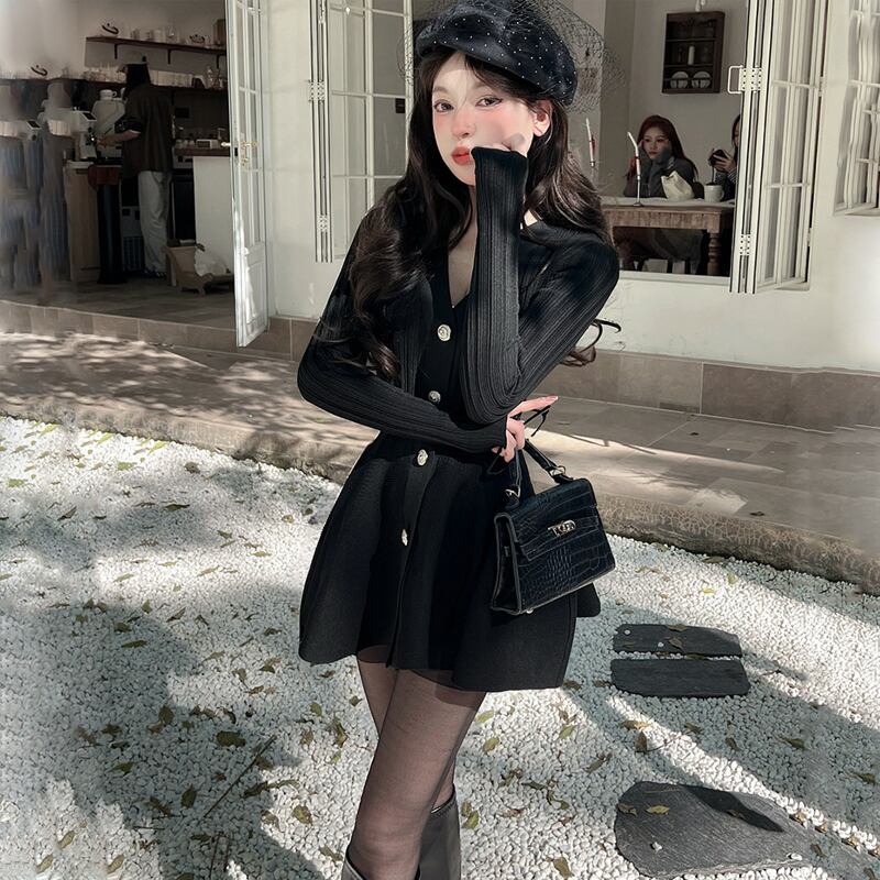 【dress】Vネックフレアニットワンピース Q7459