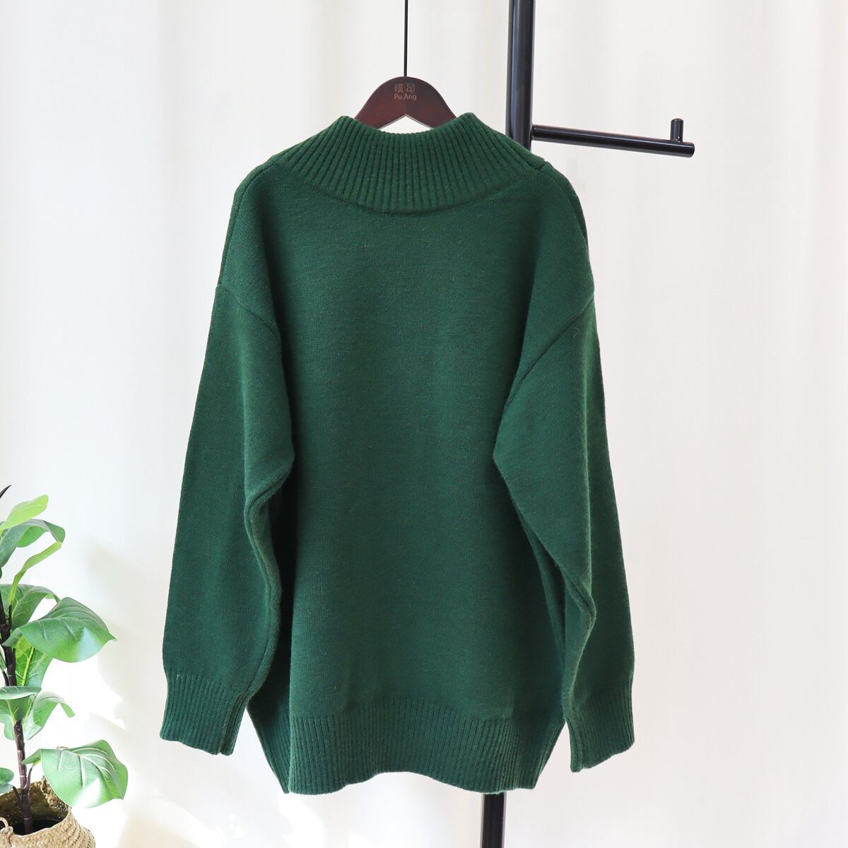 【tops】Vネックニットセーター　M18784