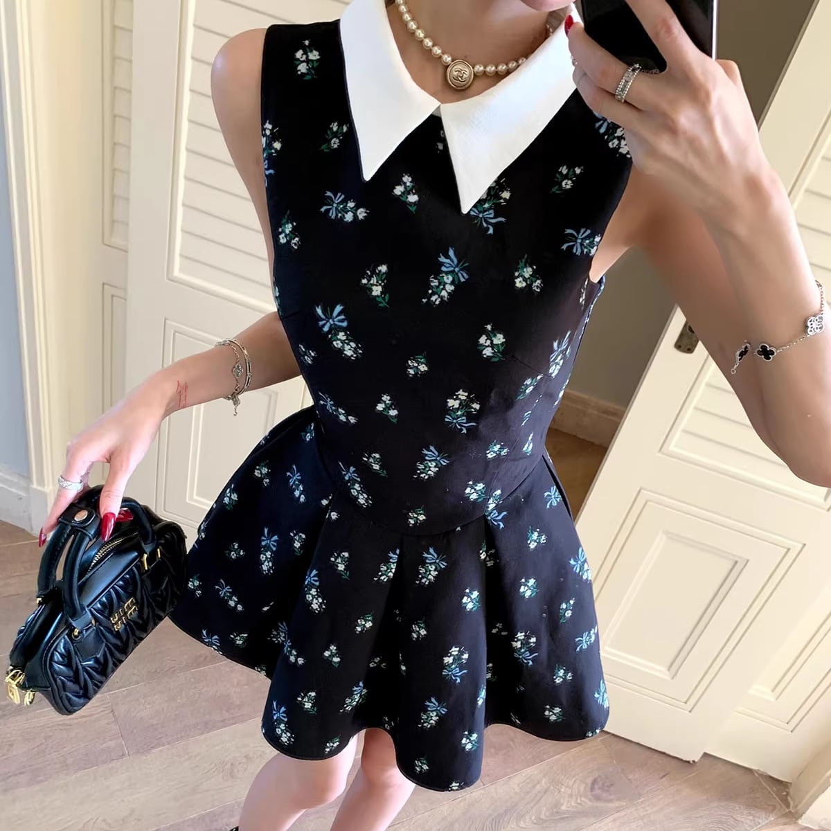 【dress】ノースリーブ花柄フレアミニワンピース Q8413