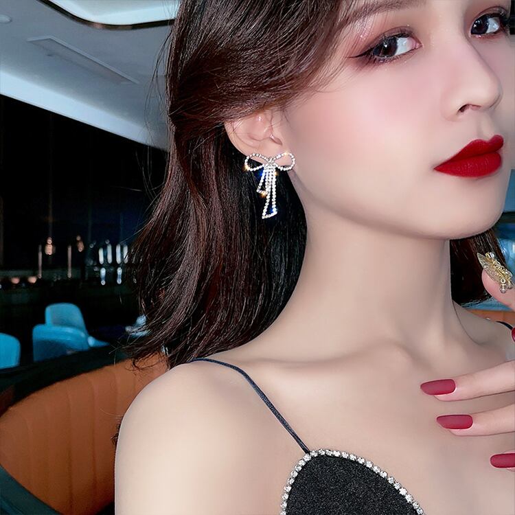 【小物】好感度UP  高級感  スウィートシンプルリボンラインストーンピアスアクセサリー