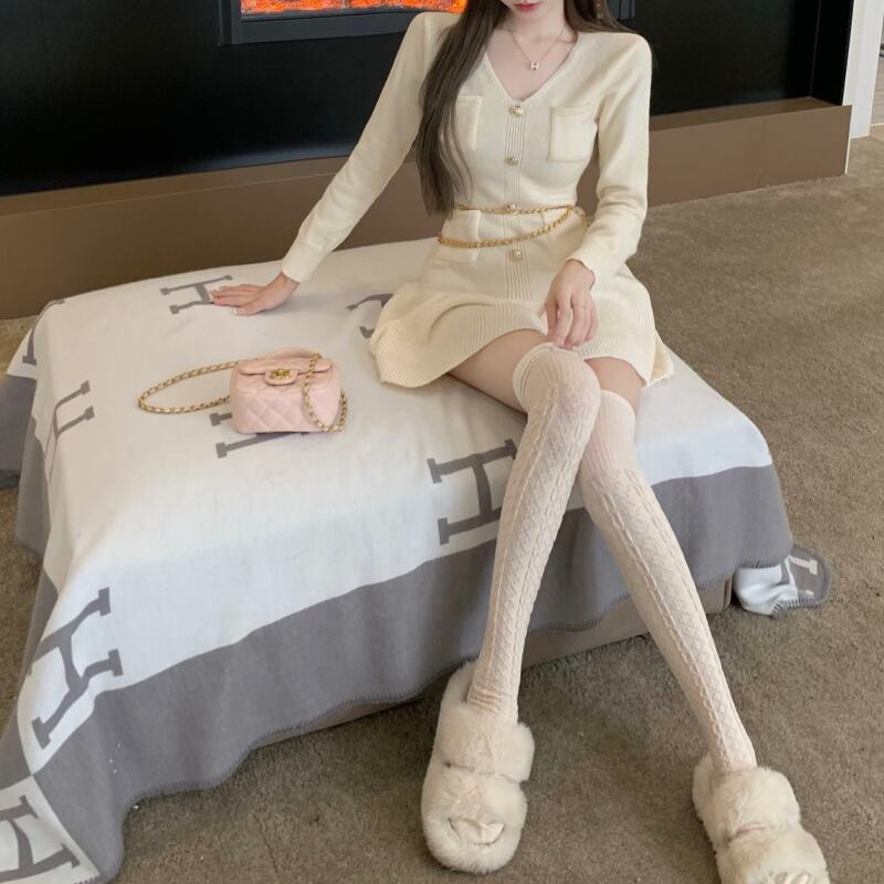 【dress】Vネックフレアニットワンピース Q7515