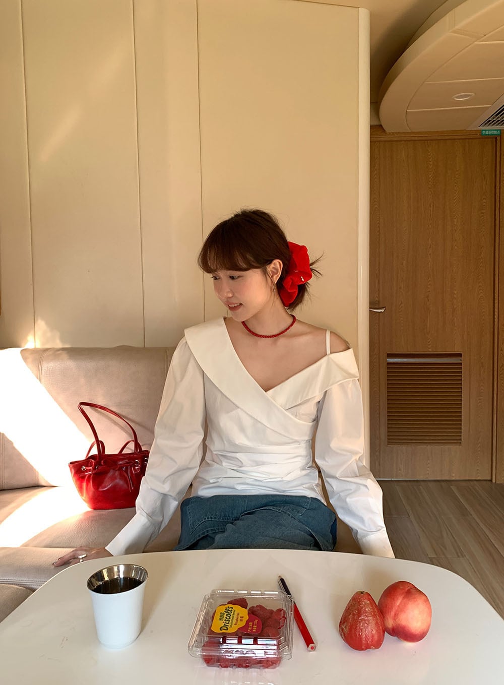 【tops】オフショルダーシャツトップス　M29584