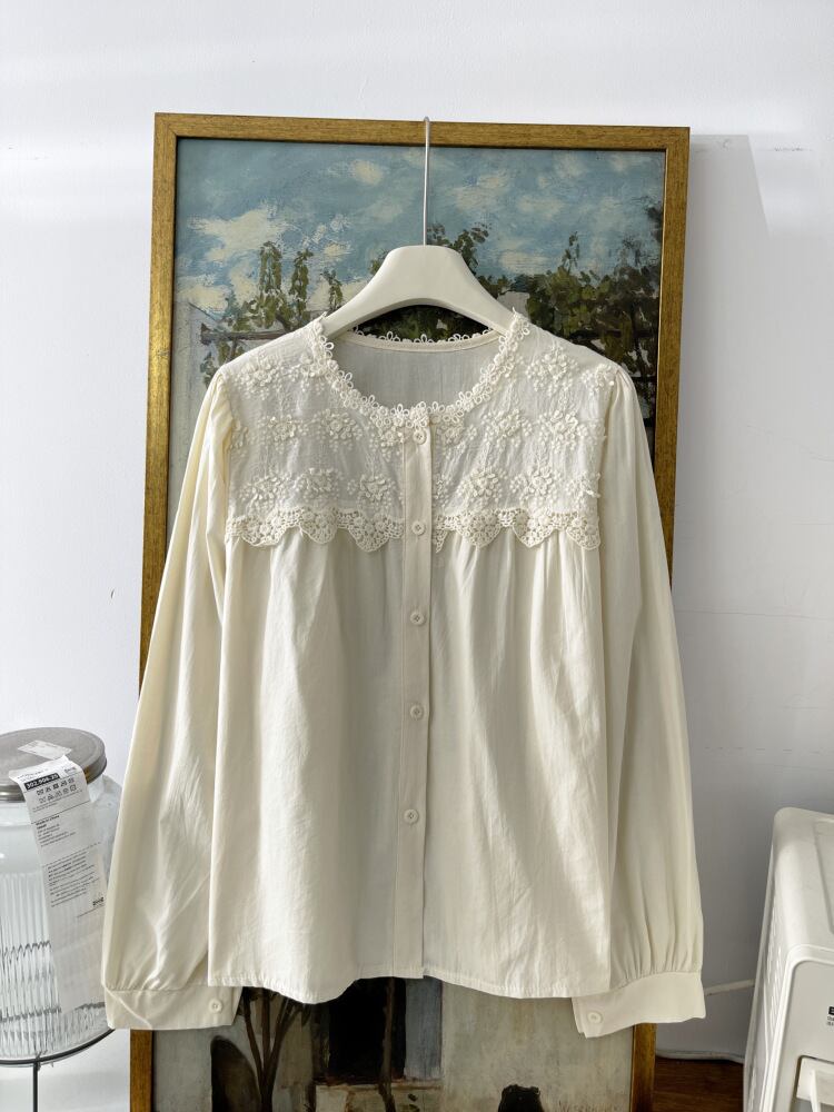 【tops】刺繍レース切り替えシャツブラウス　M29739