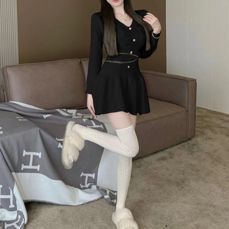 【dress】チェーン付きニットワンピース Q7579