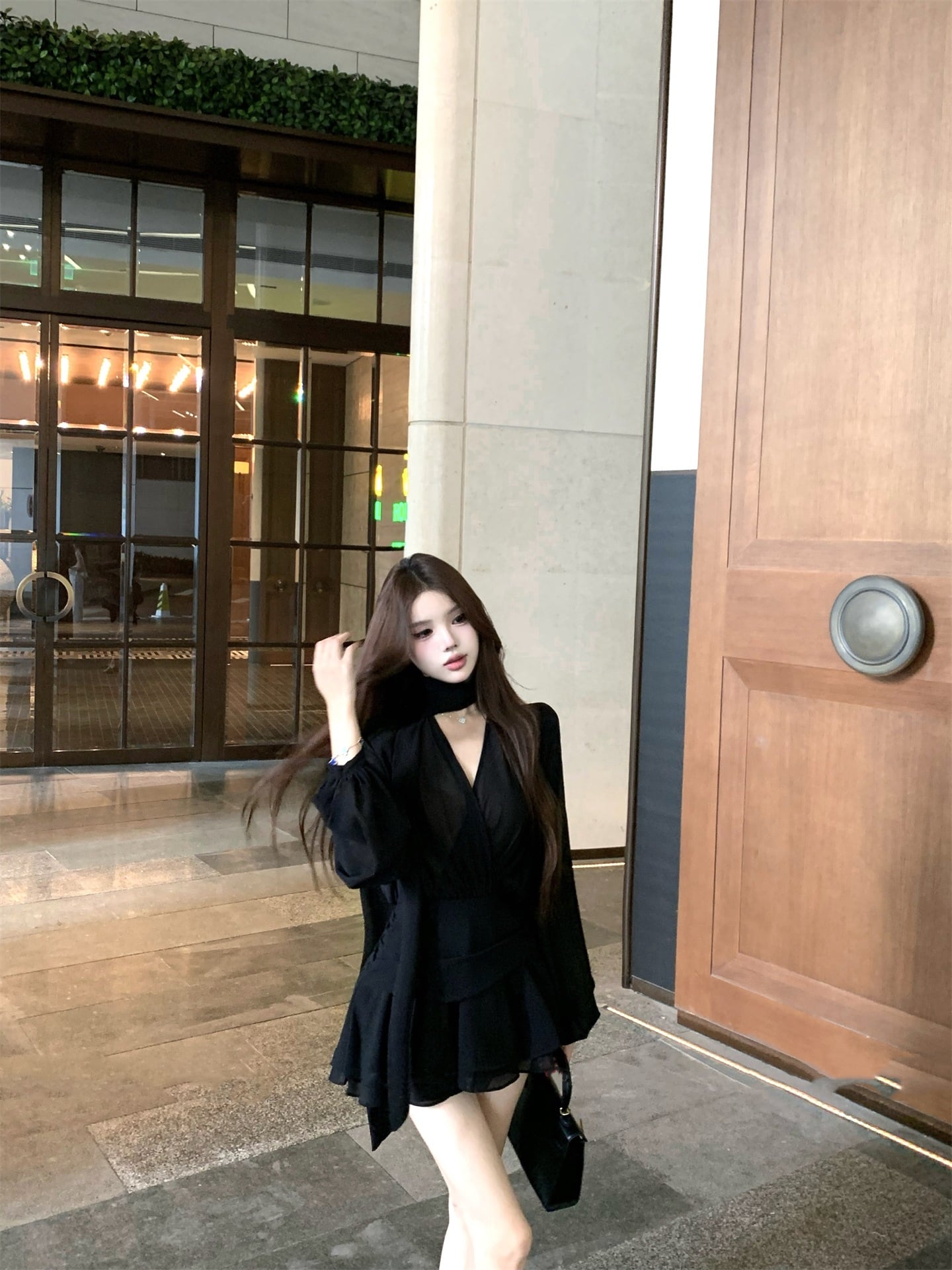 【dress】Vネックデートワンピース　M33527
