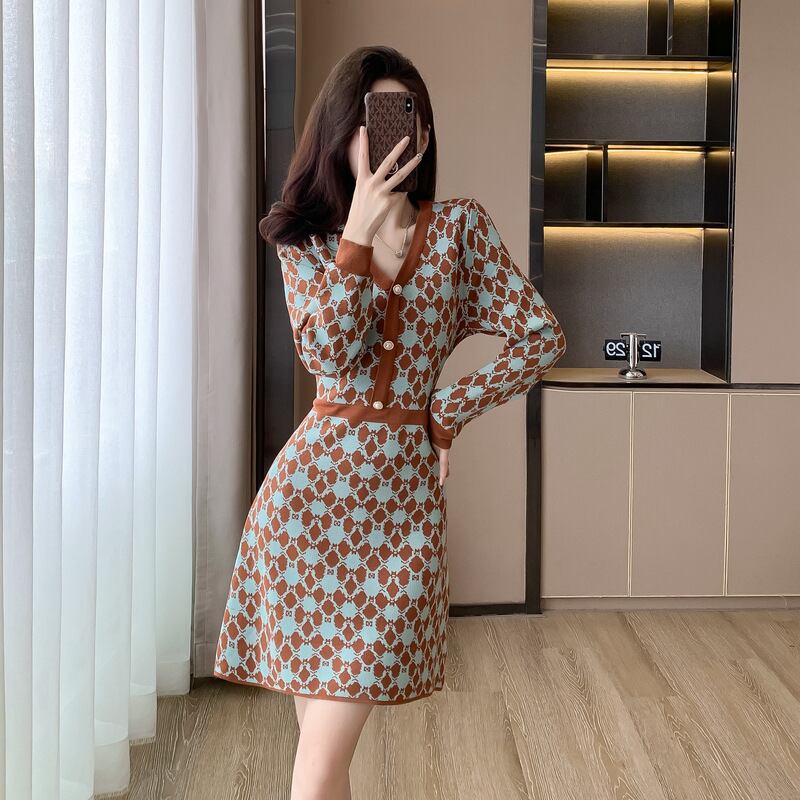 【dress】Vネックニットワンピース　M18606