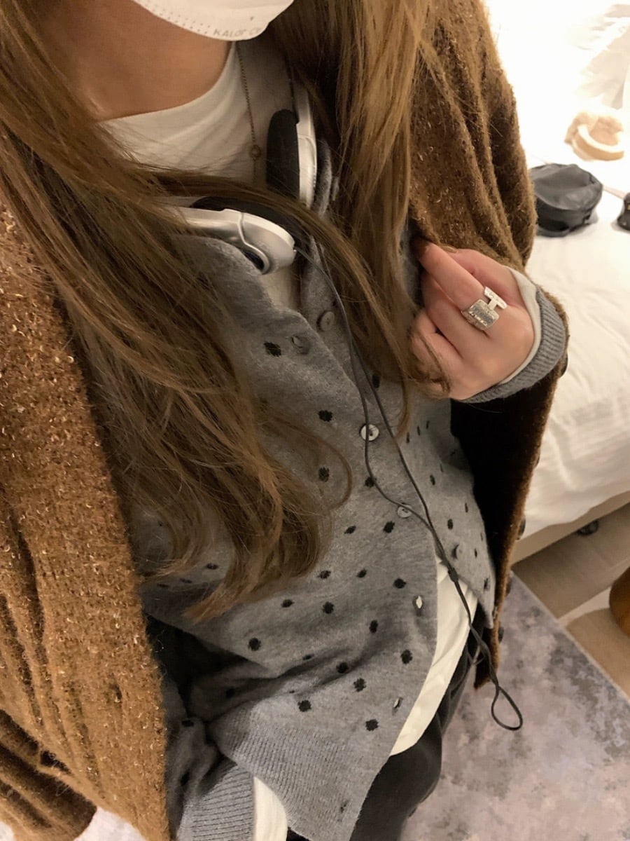 【outer】ドット柄ニットカーデ　M25596