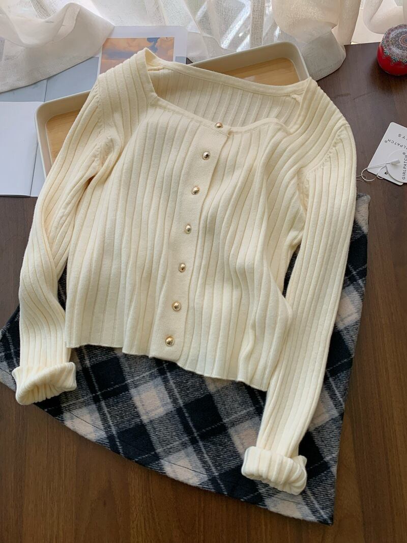 【outer】ボタンデザインニットセーター　M29417