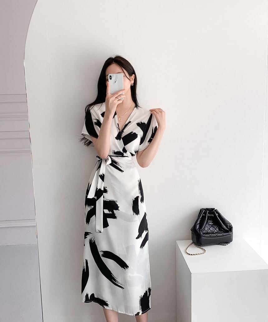 【dress】韓国風好感度UP!気質満点レトロVネックドローストリング着痩せワンピースF0034