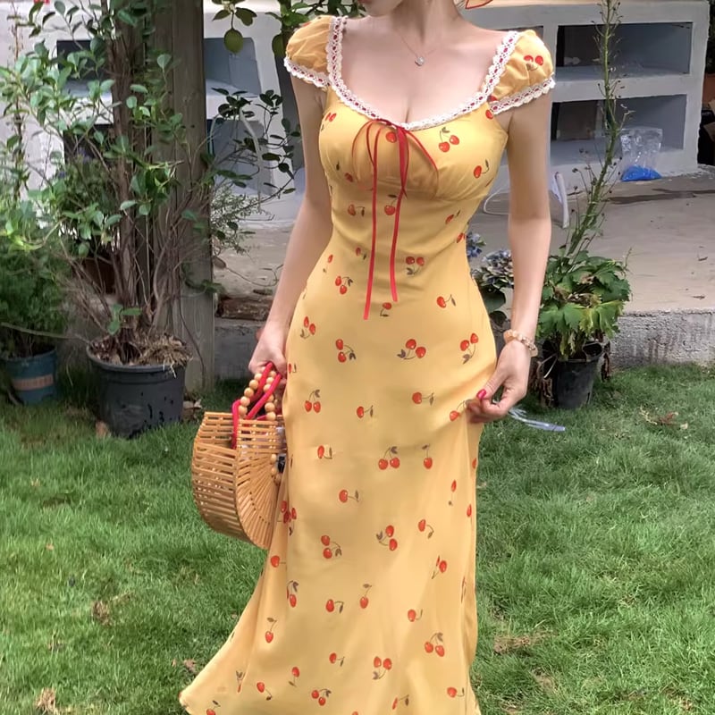 【dress】レース付きチェリー柄ワンピース Q8332
