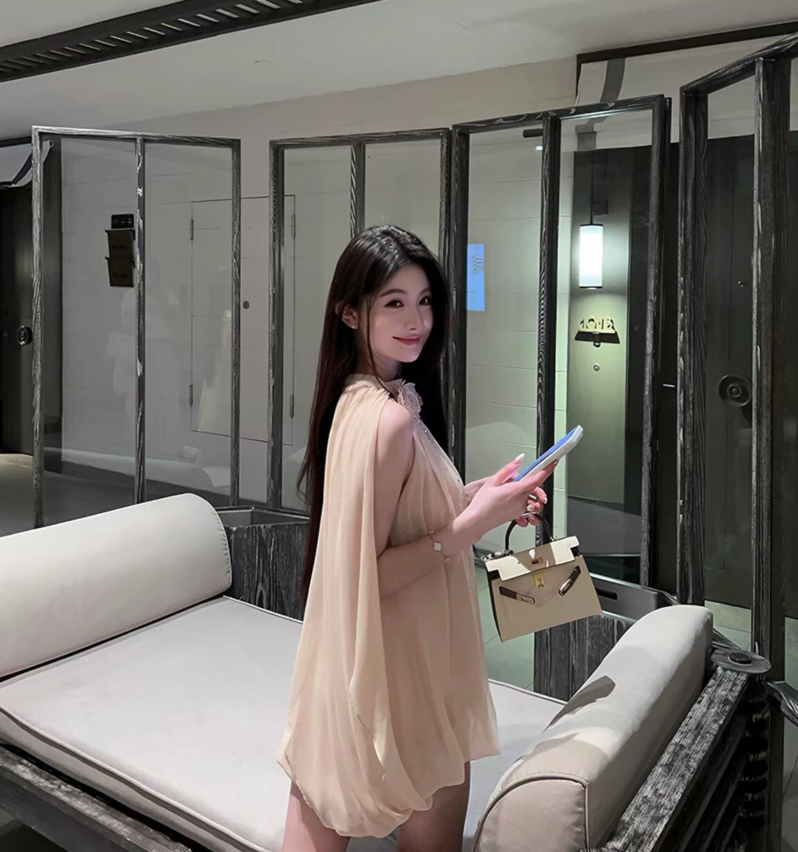 【dress】ラインストーン付きシフォンミニワンピース Q8345