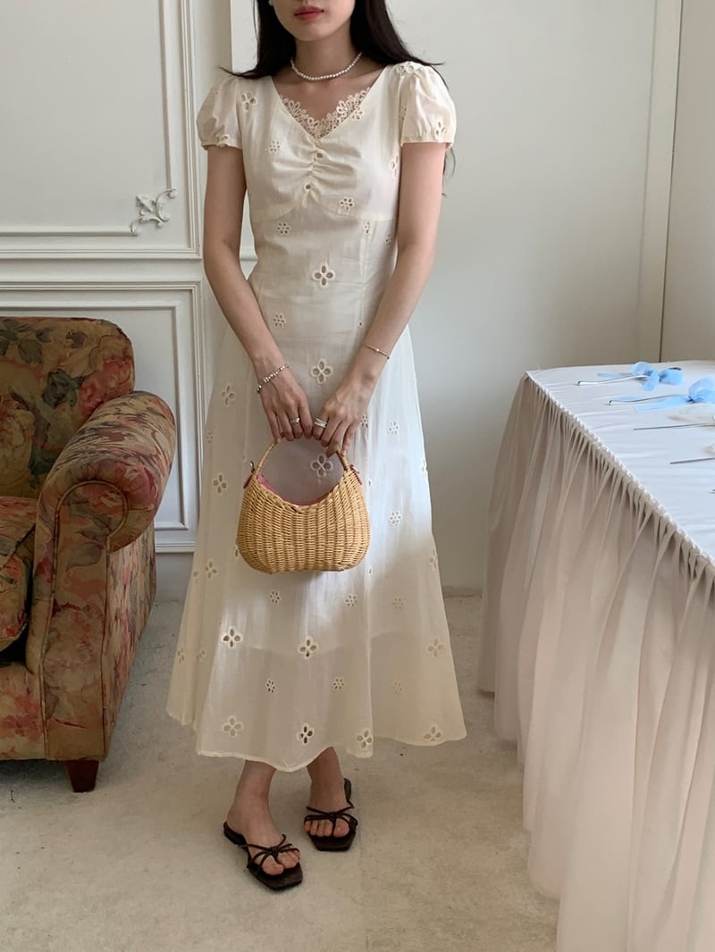 【dress】Vネックカットワークワンピース　M23891
