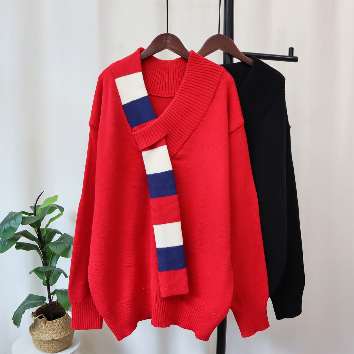 【tops】Vネックニットセーター　M18784