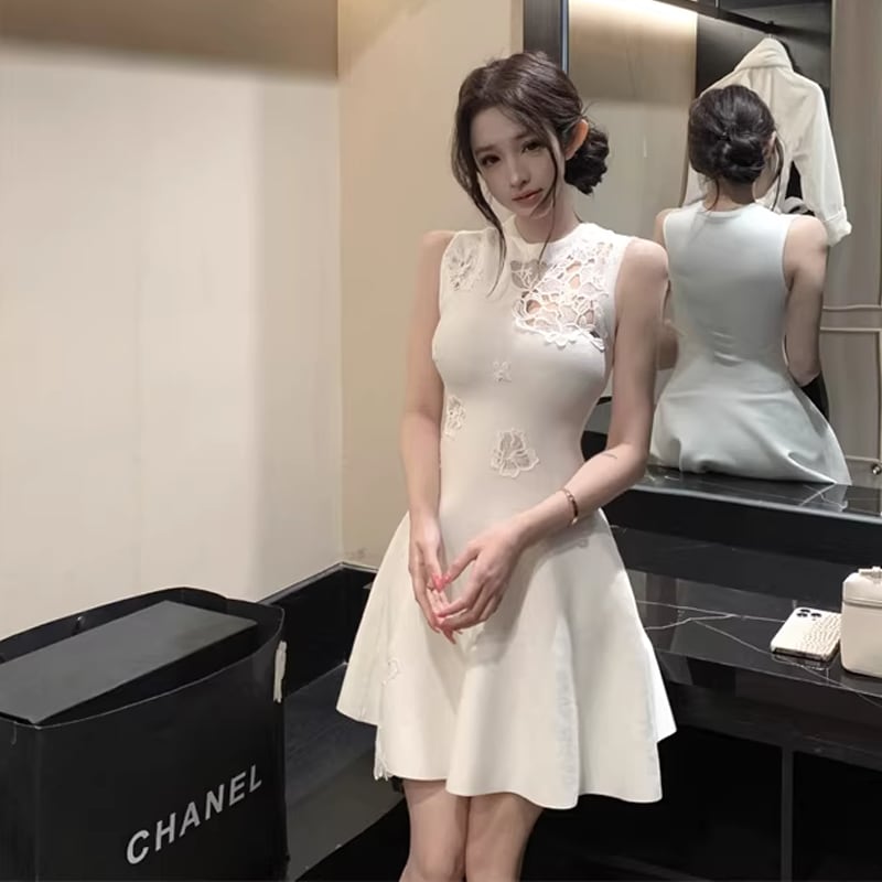 【dress】ノースリーブカットワークフレアワンピース Q7846