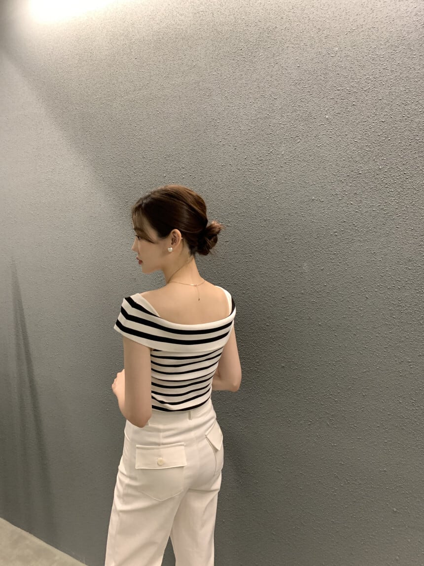 【tops】韓流スタイルchic〜気質満点体型カバーセクシー肩見せトップス着痩せニット G14899