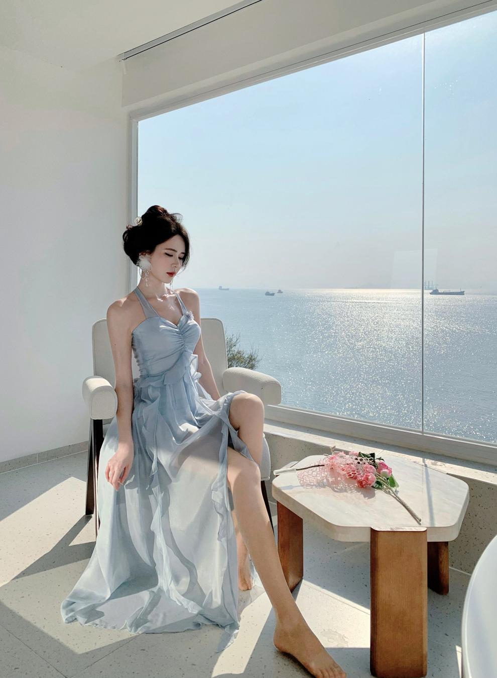 【dress】ホルターネックフリルワンピース　M30184