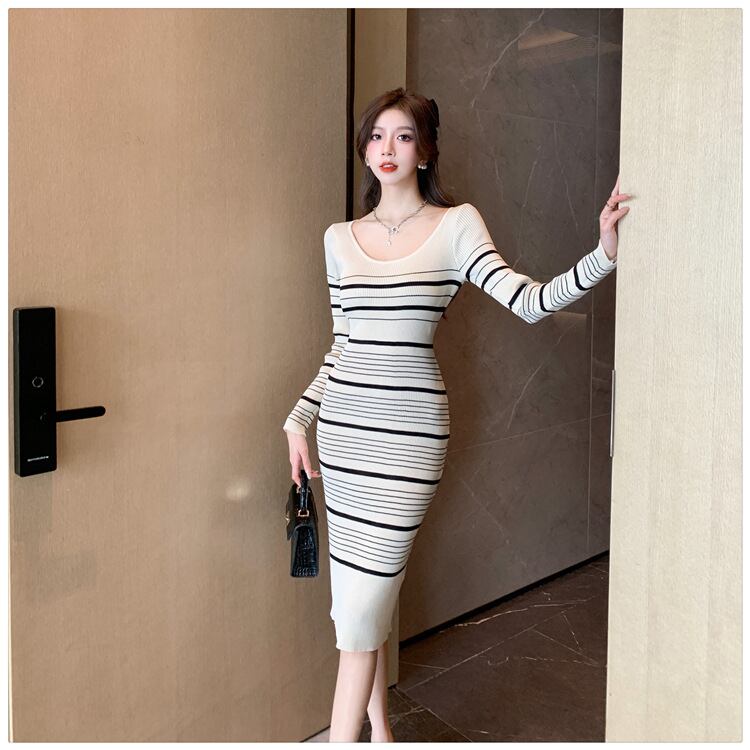 【dress】ボーダー柄ニットワンピース　M18749