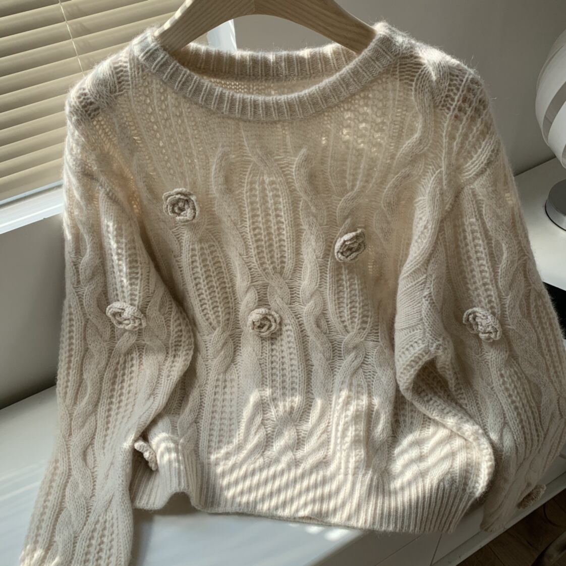 【tops】クルーネックニットセーター　M19144