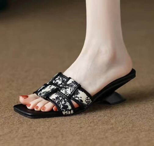 【shoes】人気デザインサンダル　M30232